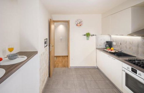 Cozy Home In Peresiji - Foto 24