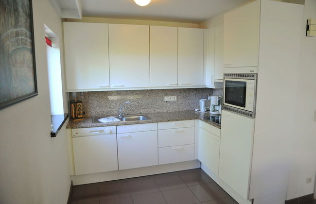 Apt w/ Fireplace & Garden - Photo 7