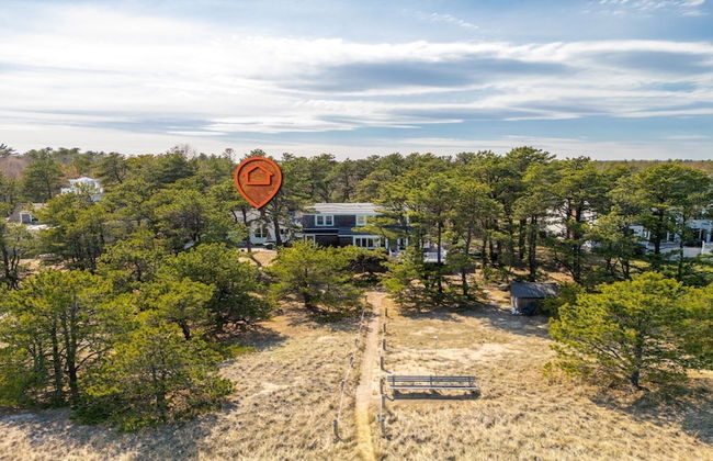 Bayview Beach Cottage For 4! - Photo 46