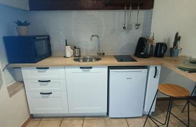 T2 chaleureux au coeur d'un village pittoresque - Photo 3