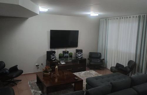 Sobrado luxuoso próximo ao vaca brava - Foto 5