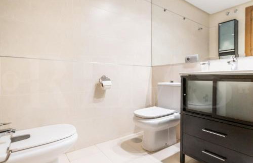 Seaside stay with large terrace, pool & parking REMS - Foto 22