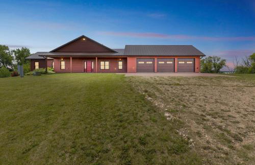 Lakeside 4BR Retreat Private, Peaceful & Scenic villa - Foto 1