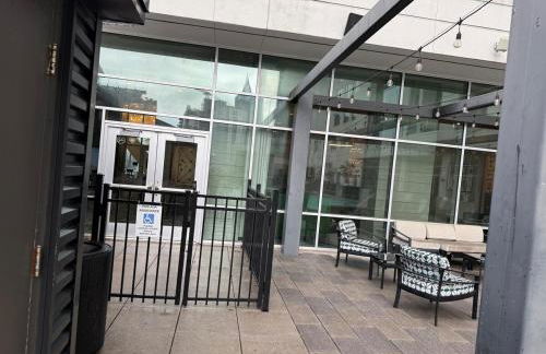 Lux High Rise one stop 2 bedroom private Share kitchen Professional Respected apartment - Foto 18