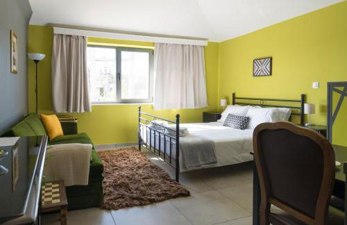 CHROMA Lodge Pikermi - Photo 20