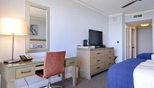 Leave the Worries Behind & Relax in Our Suite! - Foto 4