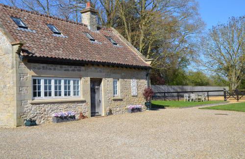 Luxury Old Stone Cottage, Beautifully Presented - Photo 3