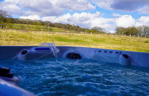 Moonlight Lodge - 4 bedroom Barn with Hot Tub! - Foto 27