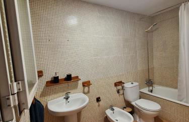 Townhouse with pool next to the City of Arts - Foto 8