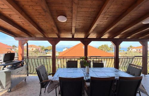 Apartments by the sea Ugljan - 8264 - Foto 1