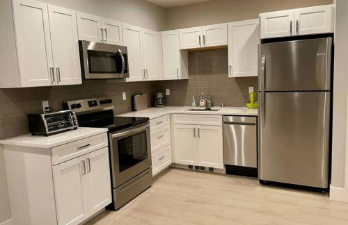 Gorgeous 1 BR Suite in a New House Free Parking - Foto 3