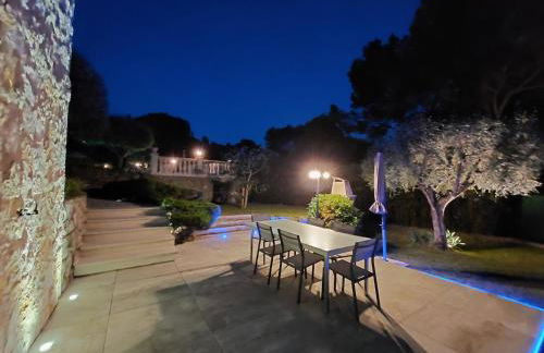 Gîte LES PINS climatisé piscine jardin parking - Foto 26