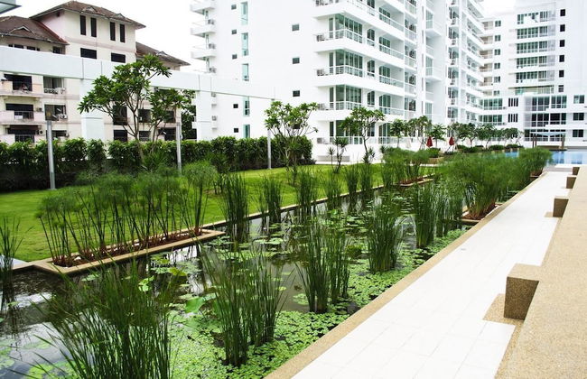 Brunsfield Embassyview Condosuite - Photo 22