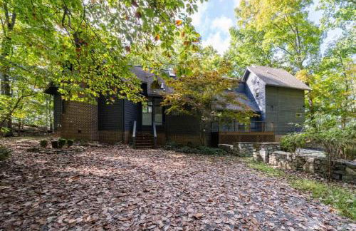 Exclusive Wooded Chalet w Magnificent River Views - Foto 46