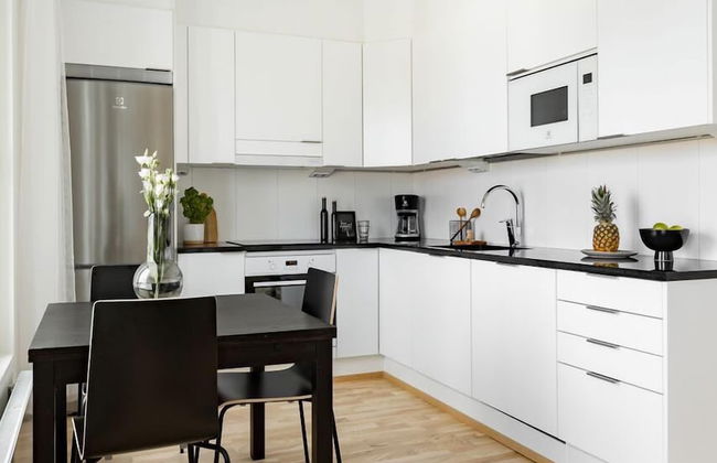 New 1BR Apt with Sauna, Balcony and 11th Floor Views - Foto 5