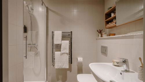 Mason & Fifth, Westbourne Park - Photo 3, towels, Shower