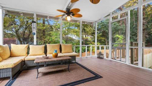 Fire pit - 6 Min to North Hills - Screened Porch - Foto 1