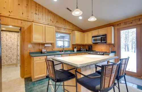 Minocqua Lakefront Cabin with Deck - Foto 14