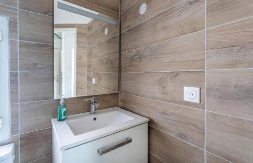 Awesome Apartment In Hyères With Wifi - Foto 17