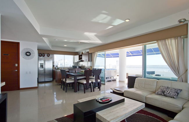 Palmetto Penthouse Deluxe Beautiful View and Sunset Floor 39 - Photo 53