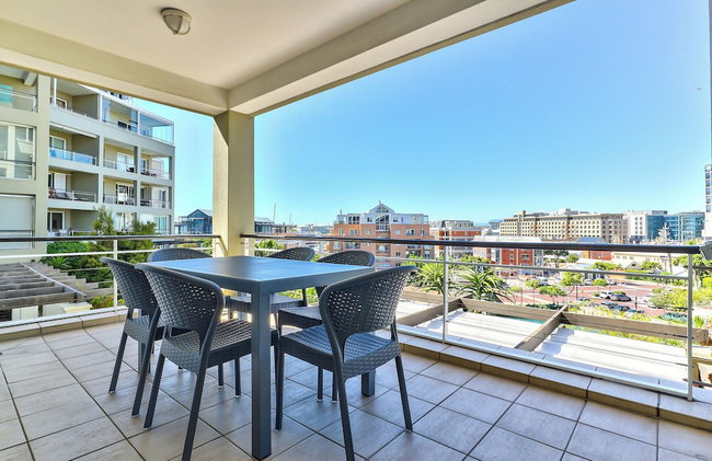 Luxury Three Bedroom Apartment - Fully Furnished and Equipped - Photo 1