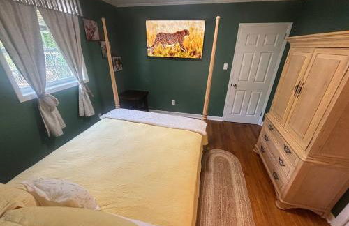 Country Cow Flair with Large TVs, Ample Parking, Nintendo, EV Ready - Photo 10