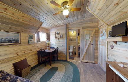 Canyonlands Barn Cabin with Loft, Full Kitchen, Dining Area for Large Groups - Photo 28
