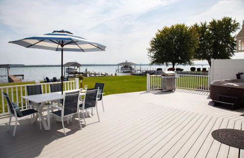 Katies Cottage Lakefront Stay with Hot Tub and Kayaks - Foto 30