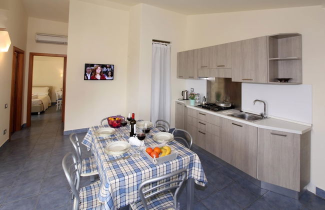 Villa with Salt Water & Heated Pool & Hot Tub near sea - Foto 65