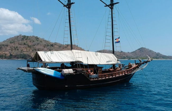 Komodo Pirate Boat - Phinisi Liveaboard - Foto 59