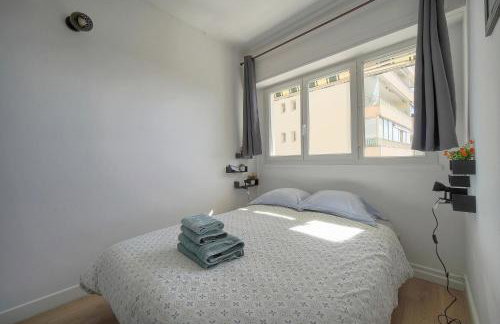 FRGK Fauvettes 1BDR Terrace, Parking, AC & Ultra-Fast Wi-Fi - Photo 4