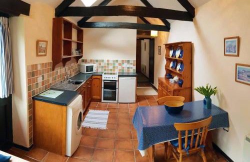 Cosy cottage in the beautiful Lamorna Valley - walk to the pub & sea - Photo 18