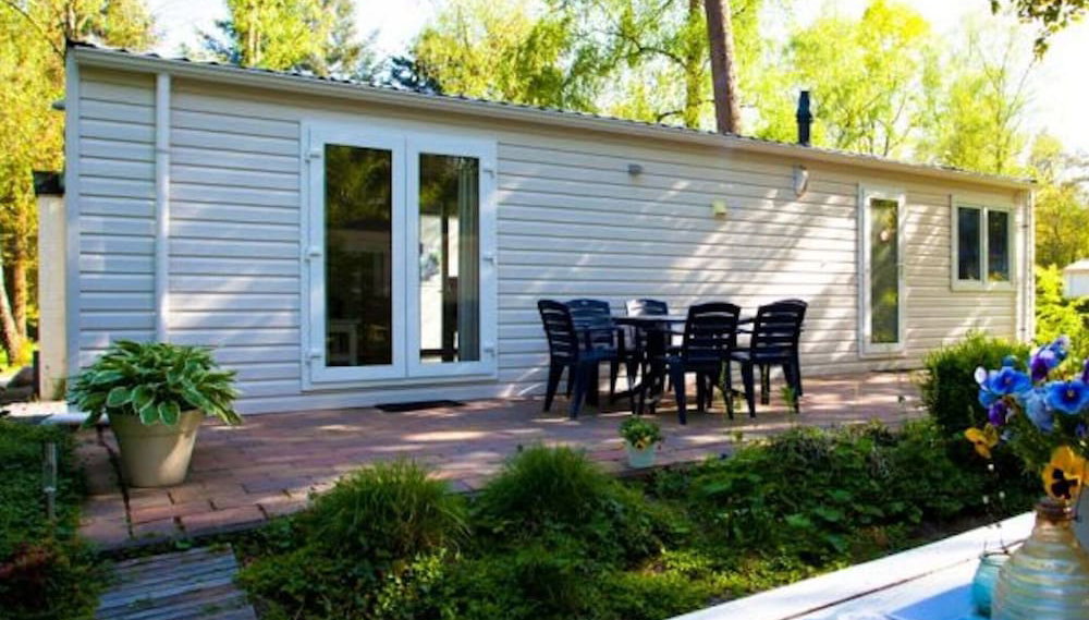 Well-kept Chalet in a Holiday Park, Adjacent to the Hoge Veluwe National Park - Foto 1, Immagine principale