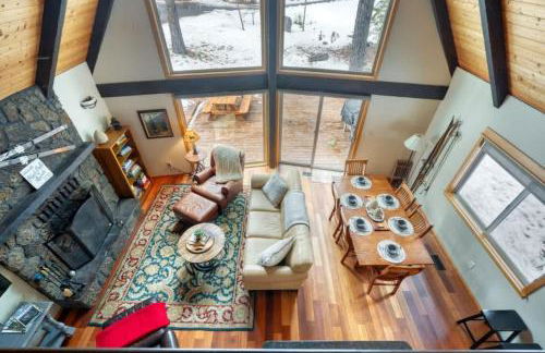 Spring Home 6 - Cozy 4BR Cabin in Black Butte Ranch w Fireplace - Foto 23