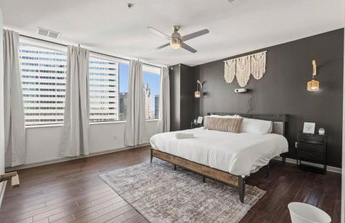 Beautiful Apt in Downtown w/Pool | Indoor Parking - Foto 5