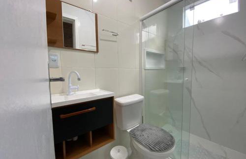 Conforto na praia 2 Quartos com Ar Até 6 Pessoas - Foto 2