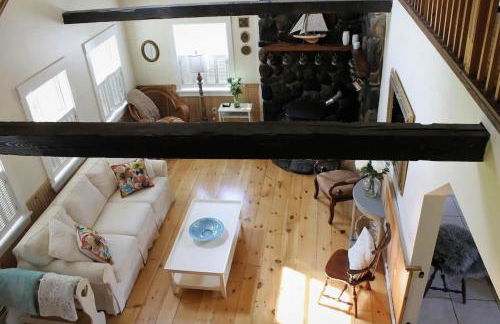 Pine and Sea Beach Retreat - Photo 3