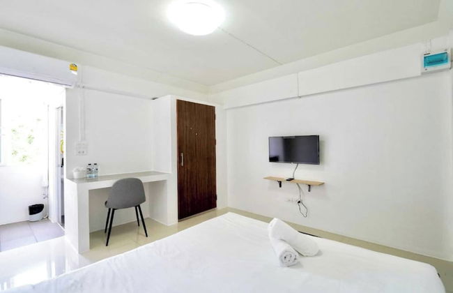 RQ Suvarnabhumi Airport by Collection O - Photo 15