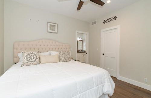 My Blue Haven - Shared lake access across the street! Glamorous home! - Foto 23