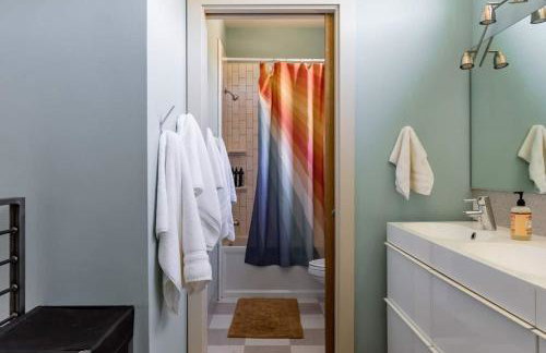 Mid Century Modern Family Home On 25 Acres! - Foto 42