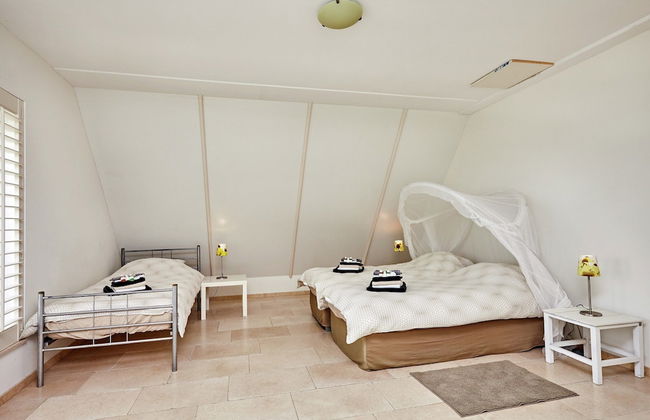 Stately Villa in Wierum with Fantastic Views & Hot Tub - Foto 8