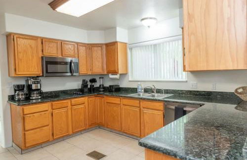 Large Family Home with Game Room - Foto 8