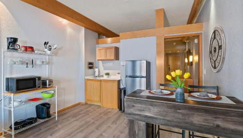 Couples Getaway - Sweet Retreat - European Village Best Location - Foto 5