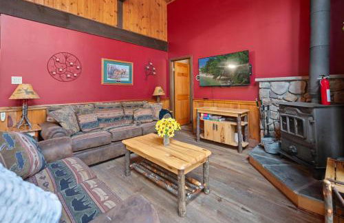 Relaxing Pocono Stay Near Lake with Hot Tub & BBQ - Foto 23