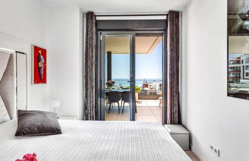 Blue Lady by the Sea - Photo 22