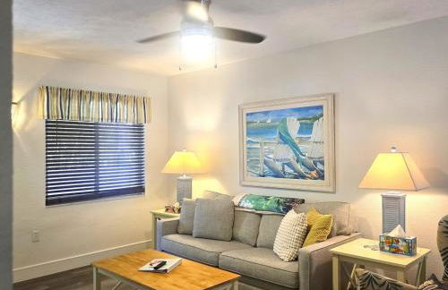 An Island Getaway at Palm Tree Villas - Photo 38