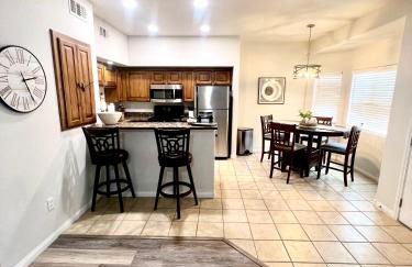 Supreme updated Hawkridge Condo - Foto 27