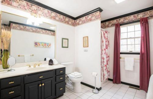 Home w outdoor spaces near Long Pond - Foto 14