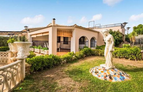 5 Bedroom Stunning Home In Roda De Berà - Foto 16