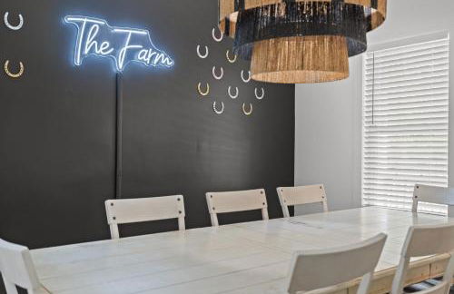 Grandma's Farm on 6 acres with Lighted Barn and River Access - Foto 12